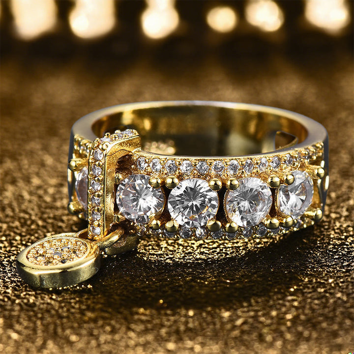 Bague en zircone scintillante avec le sceau d'Hécate d' Olivenorma - Blanc - États-Unis 13 - image 0