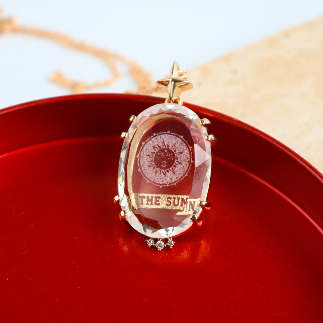 Collier de tarot vintage Olivenorma en cristal transparent avec lune et soleil - LE SOLEIL - image 1