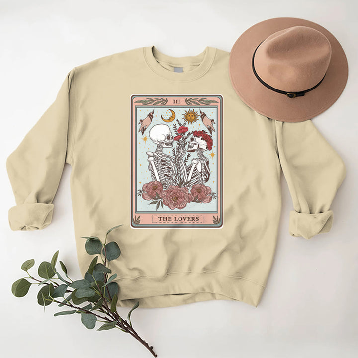 Sweat-shirt ras du cou ample en polaire avec motif carte de tarot et tête de mort Olivenorma THE LOVER - image 1