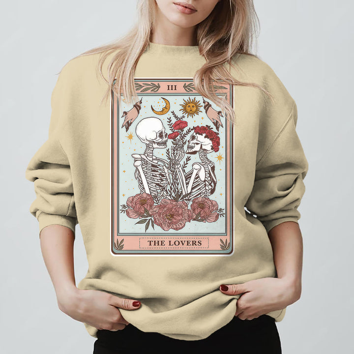 Sweat-shirt ras du cou ample en polaire avec motif carte de tarot et tête de mort Olivenorma THE LOVER - image 1