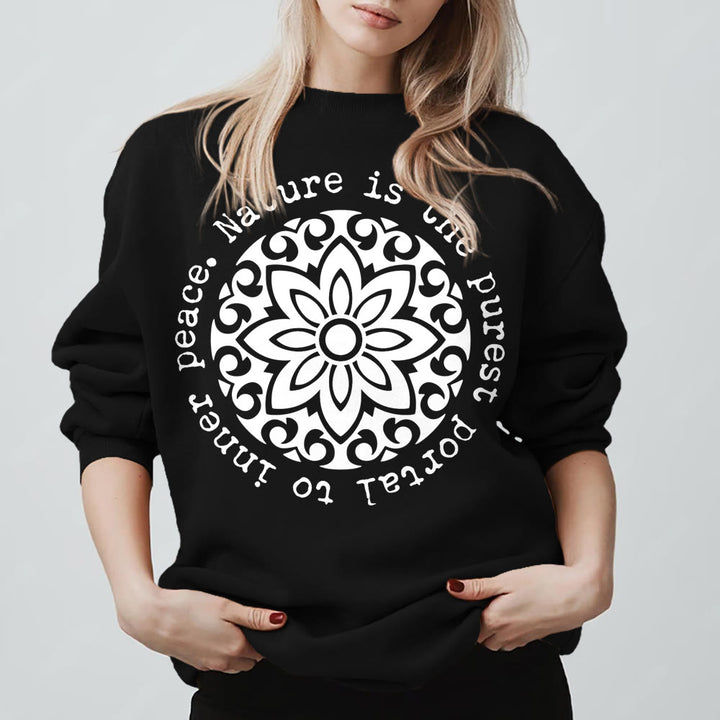 Olivenorma LA NATURE EST LE PORTAIL LE PLUS PUR VERS LA PAIX INTÉRIEURE Sweat-shirt polaire inspirant - Noir - 2XL - image 5