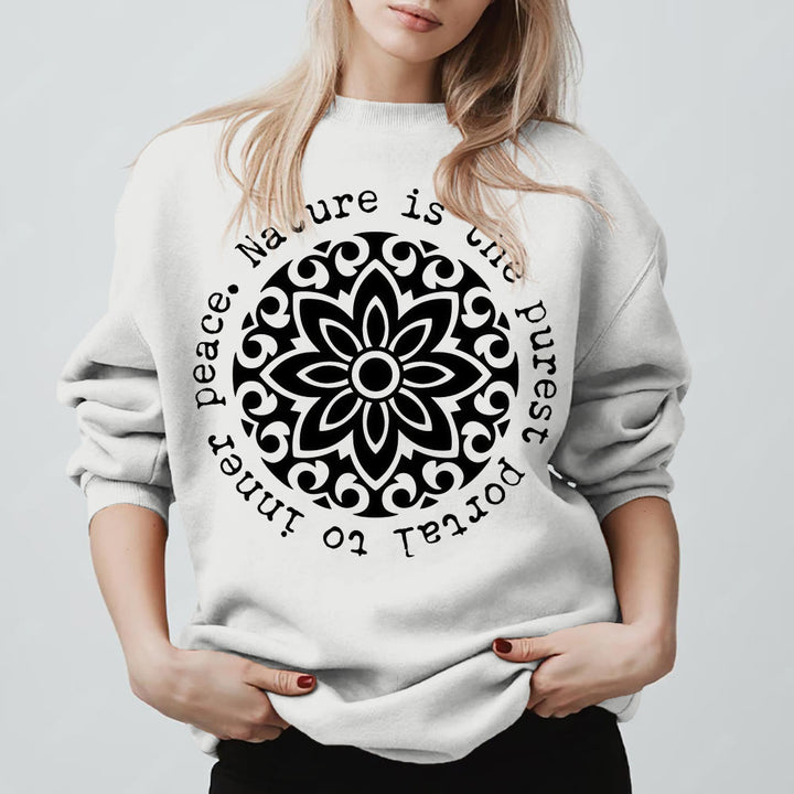 Olivenorma LA NATURE EST LE PORTAIL LE PLUS PUR VERS LA PAIX INTÉRIEURE Sweat-shirt polaire inspirant - Blanc - 2XL - image 3