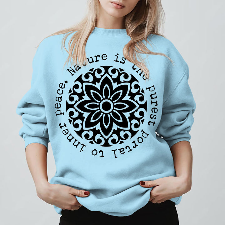Olivenorma LA NATURE EST LE PORTAIL LE PLUS PUR VERS LA PAIX INTÉRIEURE Sweat-shirt polaire inspirant - Bleu - 2XL - image 15