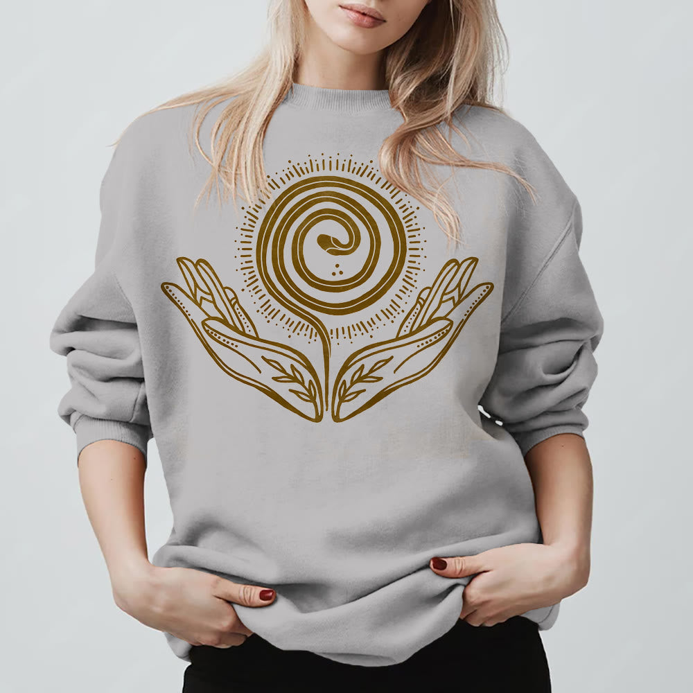 Sweat-shirt ample à col ras du cou et manches longues avec motif spirale de croissance spirituelle Olivenorma - image 8