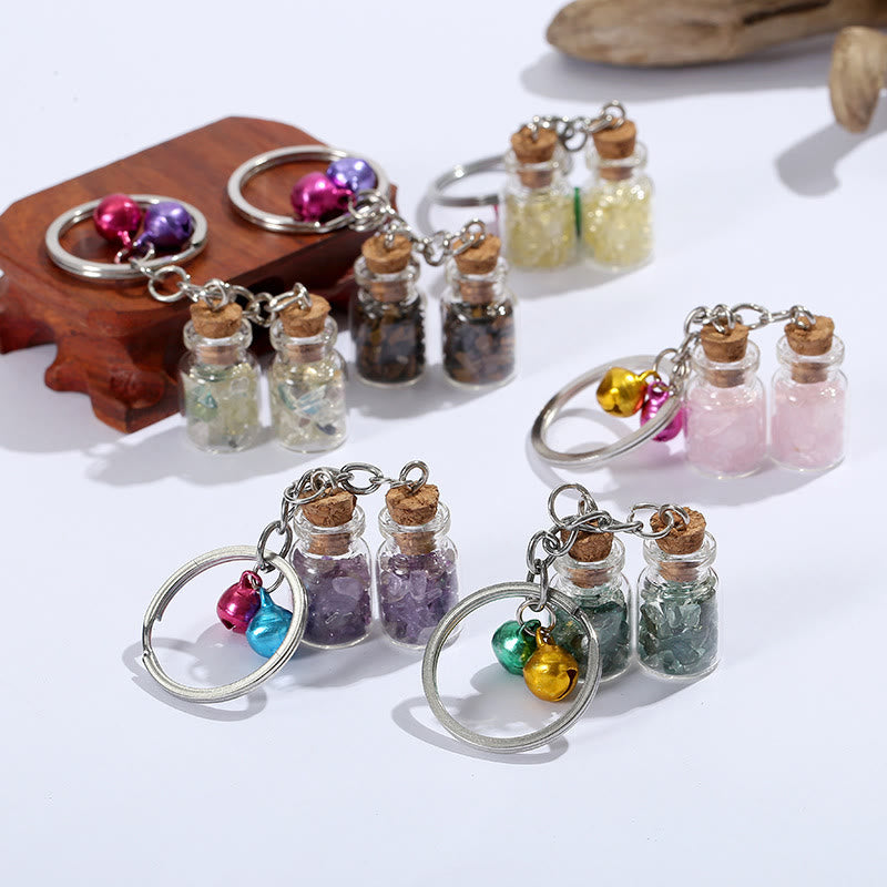 Porte-clés en mini-bouteille en verre avec cristaux naturels Olivenorma et clochettes - Œil de tigre - image 0
