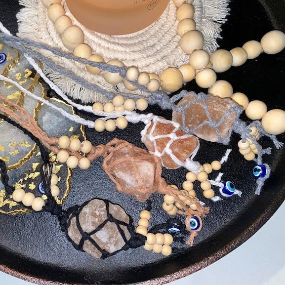 Porte-clés pendentif en cristal naturel avec corde en macramé colorée Olivenorma - image 8