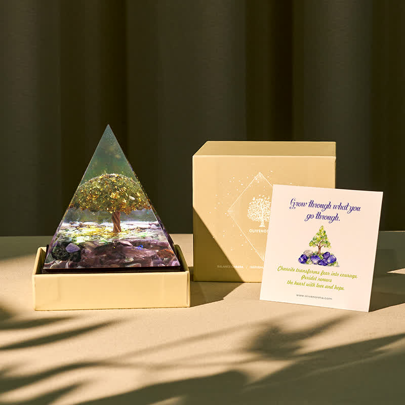 Pyramide d'orgone Olivenorma Arbre de l'Harmonie-Charoïte et Péridot - 10*10cm (avec carte) - OUI S'IL VOUS PLAÎT 8 $ - image 0