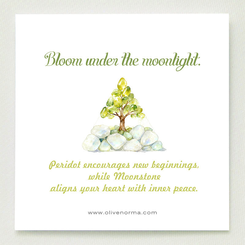 Pyramide d'orgone Olivenorma Moonlit Growth Péridot et pierre de lune grise - image 1