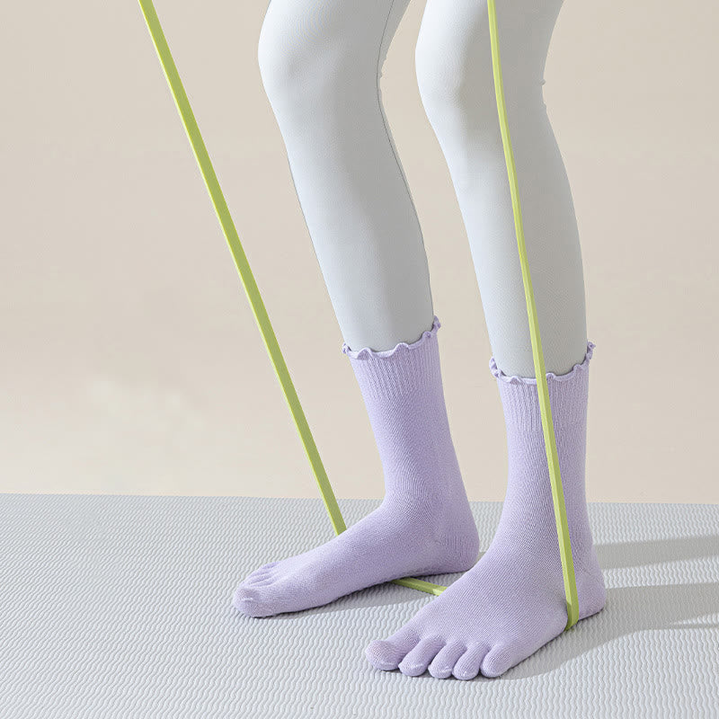 Chaussettes de Pilates et de barre Olivenorma mi-mollet respirantes, antidérapantes, à cinq orteils séparés, avec semelle adhérente et design élégant en dentelle. - image 19