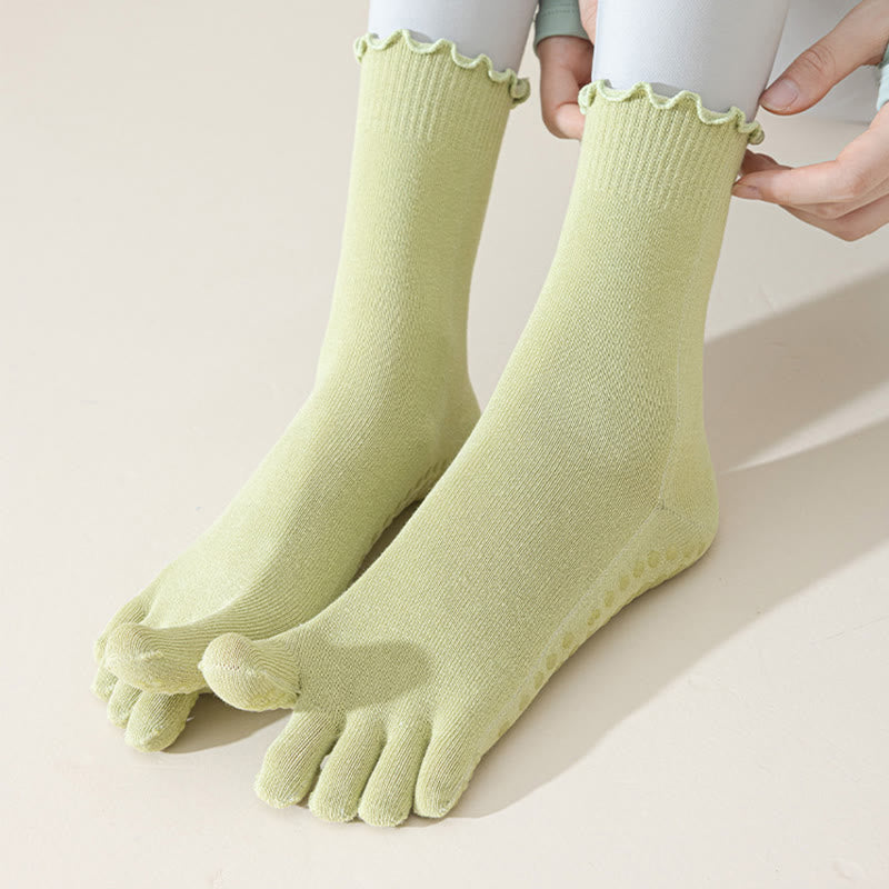 Chaussettes de Pilates et de barre Olivenorma mi-mollet respirantes, antidérapantes, à cinq orteils séparés, avec semelle adhérente et design élégant en dentelle. - image 8