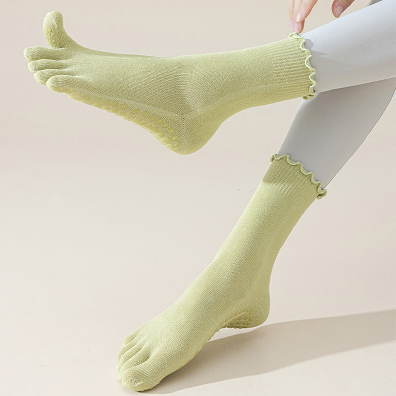 Chaussettes de Pilates et de barre Olivenorma mi-mollet respirantes, antidérapantes, à cinq orteils séparés, avec semelle adhérente et design élégant en dentelle. - image 10