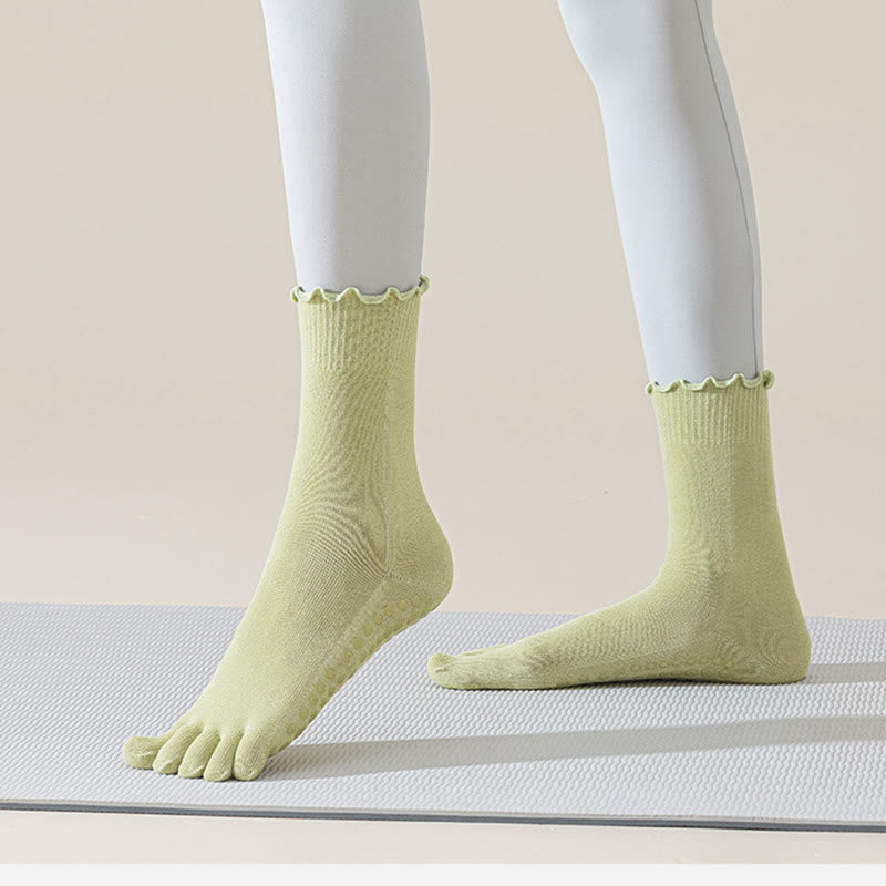 Chaussettes de Pilates et de barre Olivenorma mi-mollet respirantes, antidérapantes, à cinq orteils séparés, avec semelle adhérente et design élégant en dentelle. - image 7