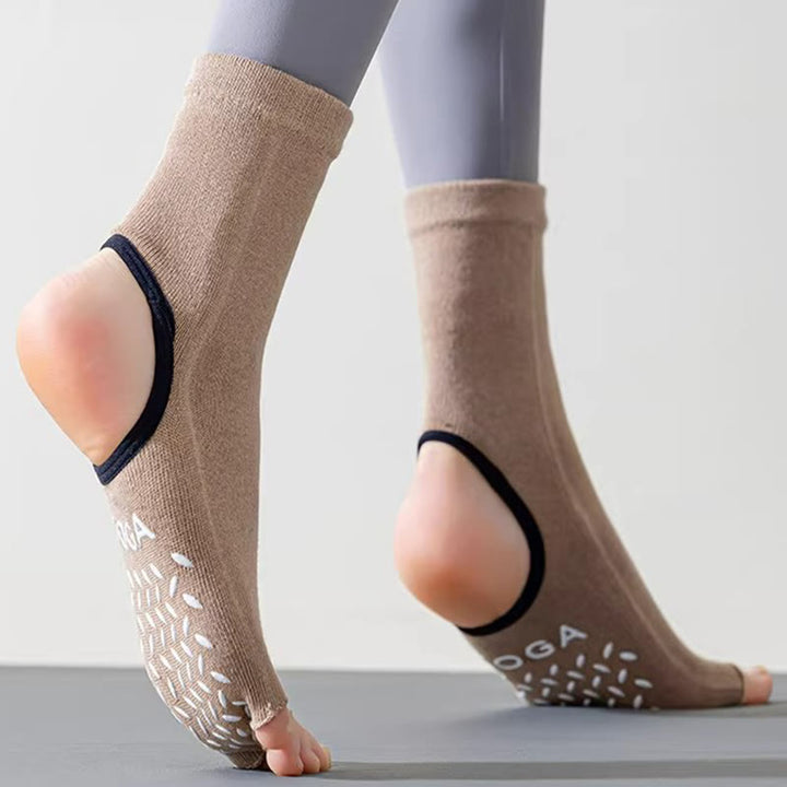 Chaussettes de Pilates Olivenorma pour femmes, antidérapantes, avec séparation respirante des orteils et conception stable pour l'entraînement en studio. Chaussettes de yoga à cinq orteils ouvertes. - image 7