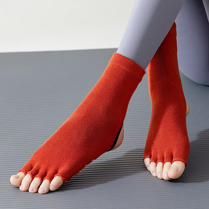 Chaussettes de Pilates Olivenorma pour femmes, antidérapantes, avec séparation respirante des orteils et conception stable pour l'entraînement en studio. Chaussettes de yoga à cinq orteils ouvertes. - image 12