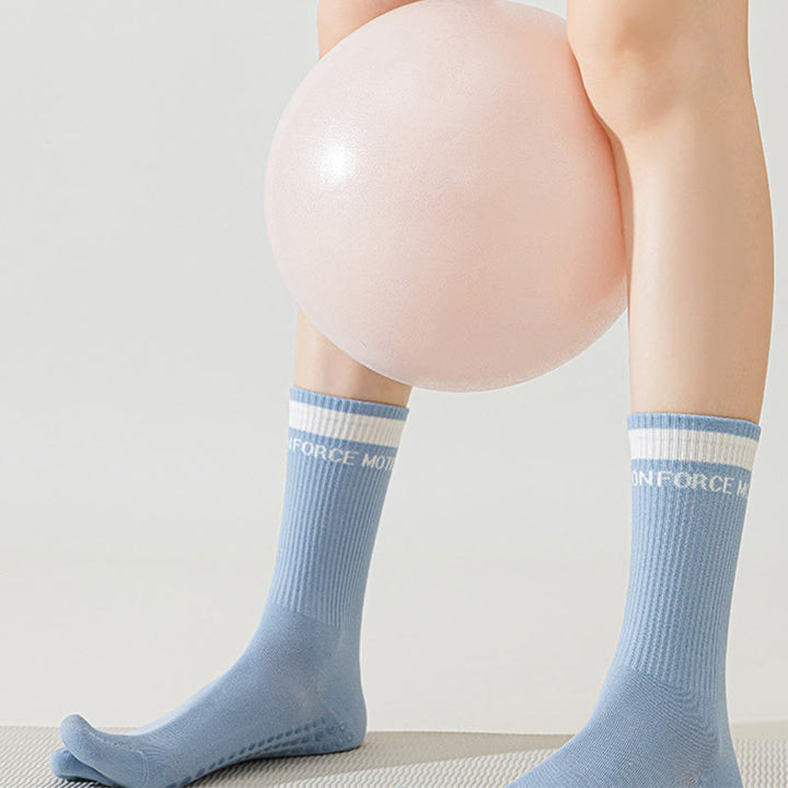Chaussettes de Pilates mi-mollet Olivenorma en silicone antidérapantes avec séparation des orteils, respirantes et offrant une excellente adhérence au niveau des cinq orteils, idéales pour le yoga et le fitness. - image 14