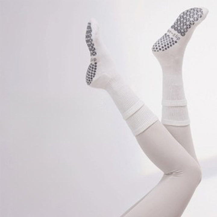 Chaussettes de yoga et de Pilates Olivenorma Floor Grip, confortables et élastiques, mi-mollet, en coton respirant. Antidérapantes, elles offrent un maintien élastique et une excellente adhérence. - Blanc et noir - 10 paires - image 8