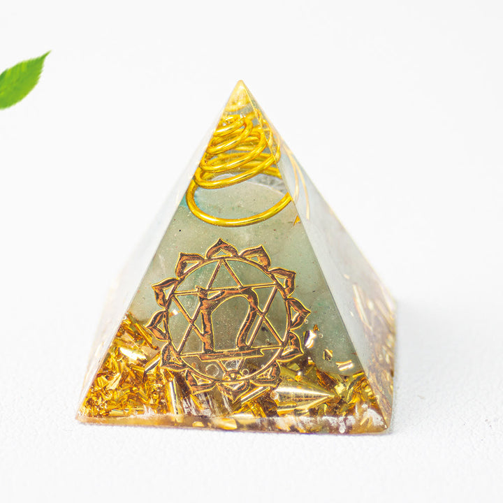 Pyramide d'orgone Olivenorma pour la guérison des 7 chakras - Aventurine verte - image 7