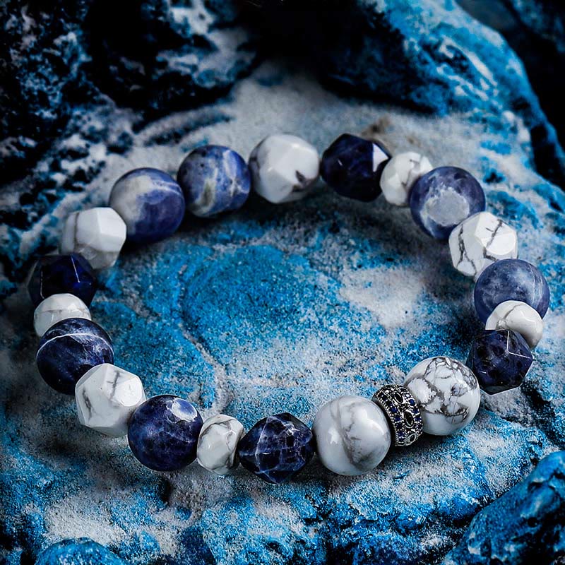 Bracelet Olivenorma en perles de sodalite et howlite - image 1