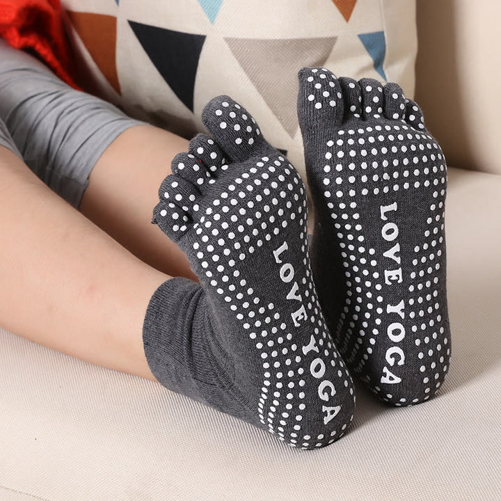 Chaussettes de Pilates Barre Fitness Olivenorma antidérapantes avec séparation des orteils, en coton respirant et confortable « Love Yoga », chaussettes à cinq orteils. - Couleur unie et gris foncé - 10 paires - image 17