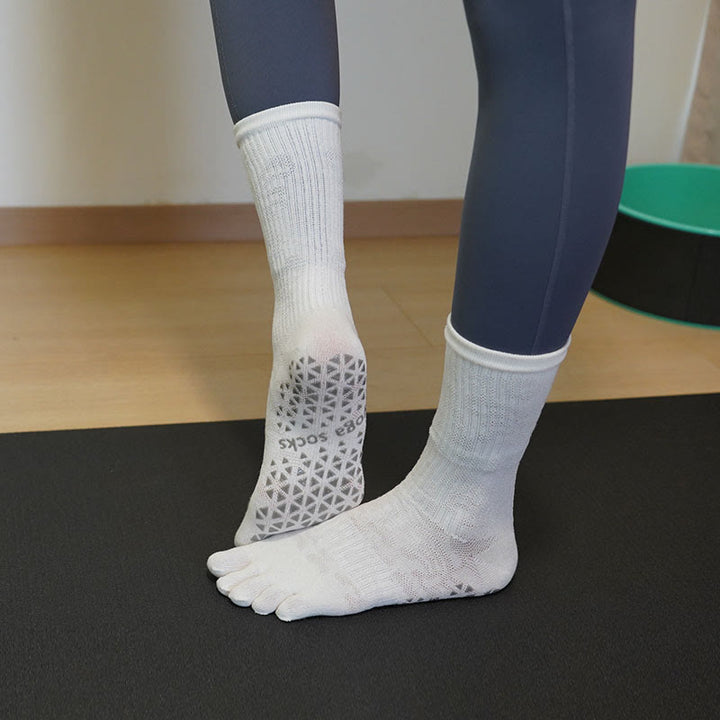 Chaussettes de Pilates et barre Olivenorma respirantes, antidérapantes et à cinq orteils, en coton confortable avec imprimé floral. - Blanc - 10 paires - image 5