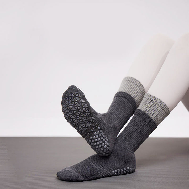 Chaussettes de Pilates mi-mollet Olivenorma double couche antidérapantes, chaudes et confortables, avec coussinet en coton respirant. - image 0