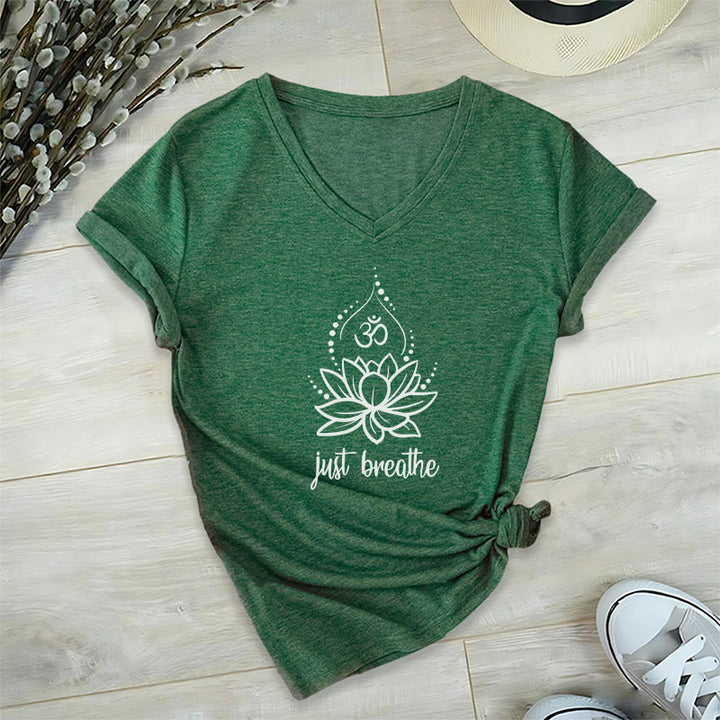 T-shirt Olivenorma « Just Breathe » pour méditation et yoga, col en V - Vert foncé - 2XL - image 4