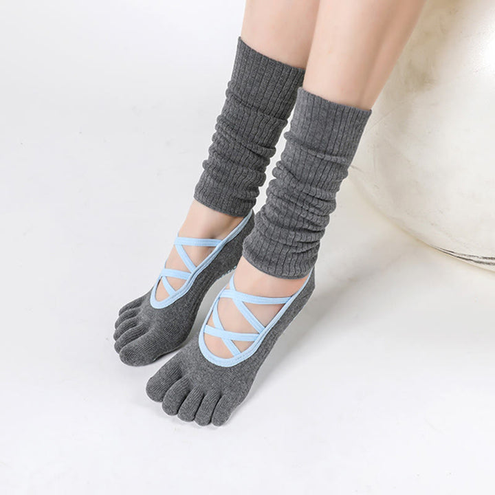 Chaussettes de yoga Olivenorma à bride élastique antidérapantes pour femmes, idéales pour le Pilates et l'entraînement, avec une bride croisée sécurisée et un confort respirant. - image 3