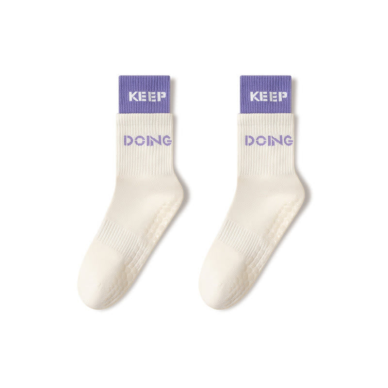 Chaussettes de Pilates et de barre Olivenorma Cushion Grip Crew antidérapantes, confortables et respirantes, avec rembourrage doux et soutien en coton. - image 3