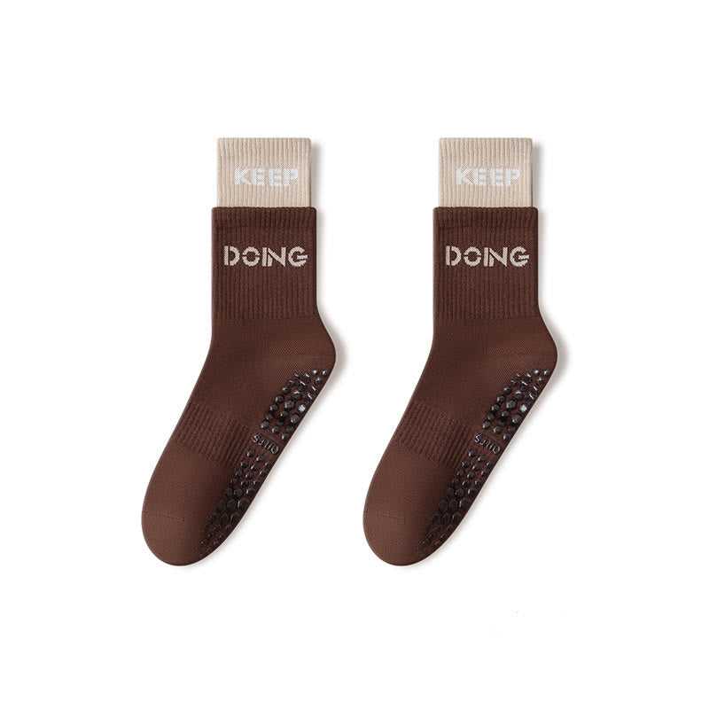 Chaussettes de Pilates et de barre Olivenorma Cushion Grip Crew antidérapantes, confortables et respirantes, avec rembourrage doux et soutien en coton. - image 1