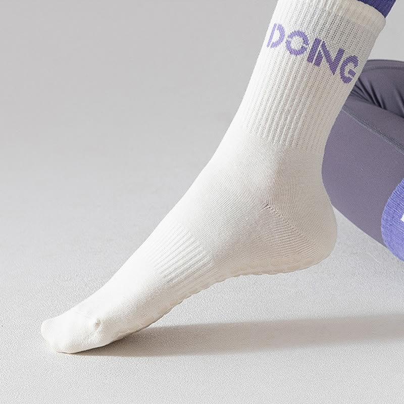 Chaussettes de Pilates et de barre Olivenorma Cushion Grip Crew antidérapantes, confortables et respirantes, avec rembourrage doux et soutien en coton. - image 5