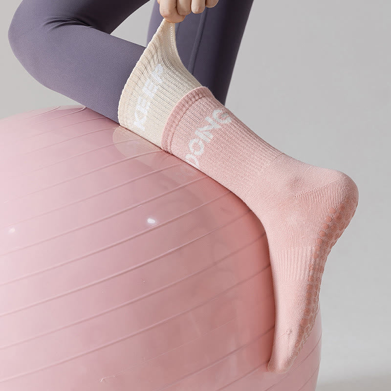 Chaussettes de Pilates et de barre Olivenorma Cushion Grip Crew antidérapantes, confortables et respirantes, avec rembourrage doux et soutien en coton. - image 9