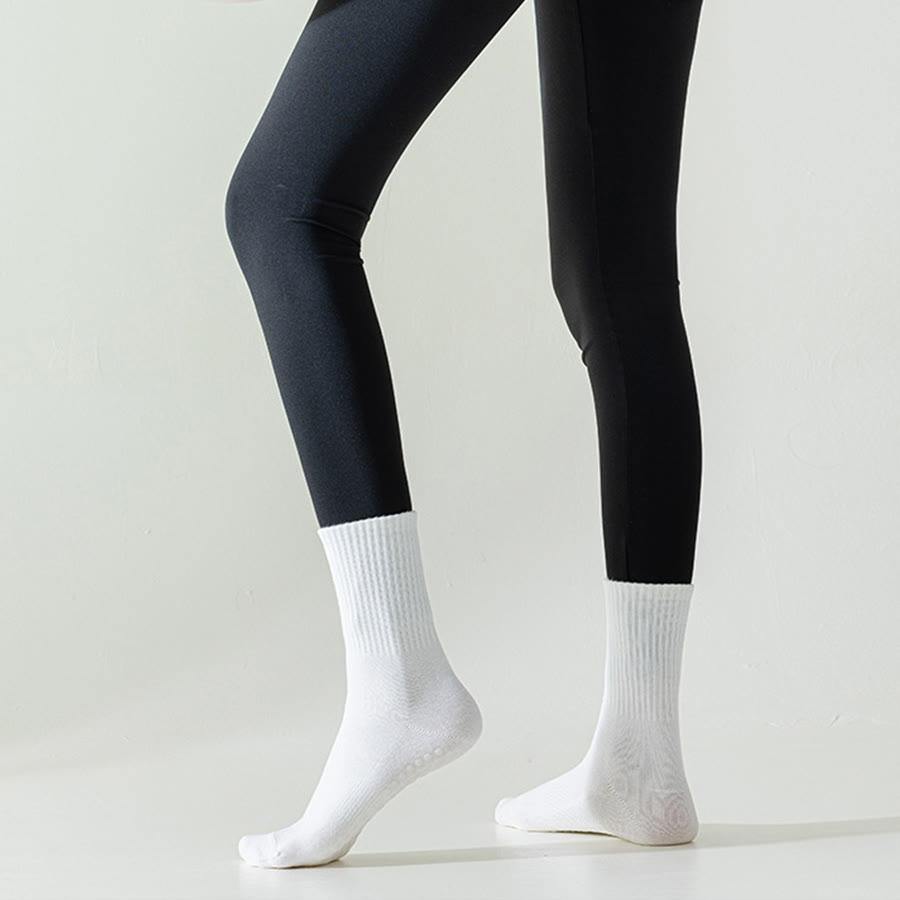 Chaussettes de yoga Olivenorma mi-mollet en coton antidérapant et respirant, confortables et à bout fermé, couleur unie. - image 5
