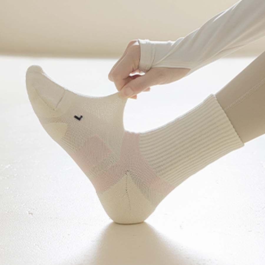 Chaussettes de yoga Olivenorma mi-mollet, respirantes, confortables et antidérapantes, idéales pour le Pilates et la barre, pour femmes. - image 4