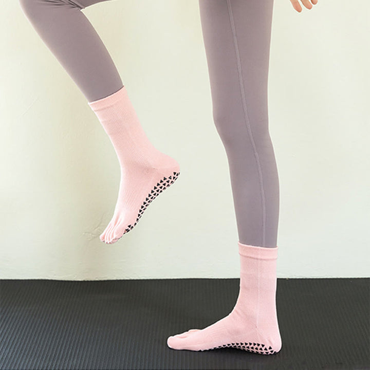 Chaussettes de yoga Olivenorma mi-mollet à cinq orteils, en coton respirant, antidérapantes et confortables pour l'entraînement et le yoga. - image 6