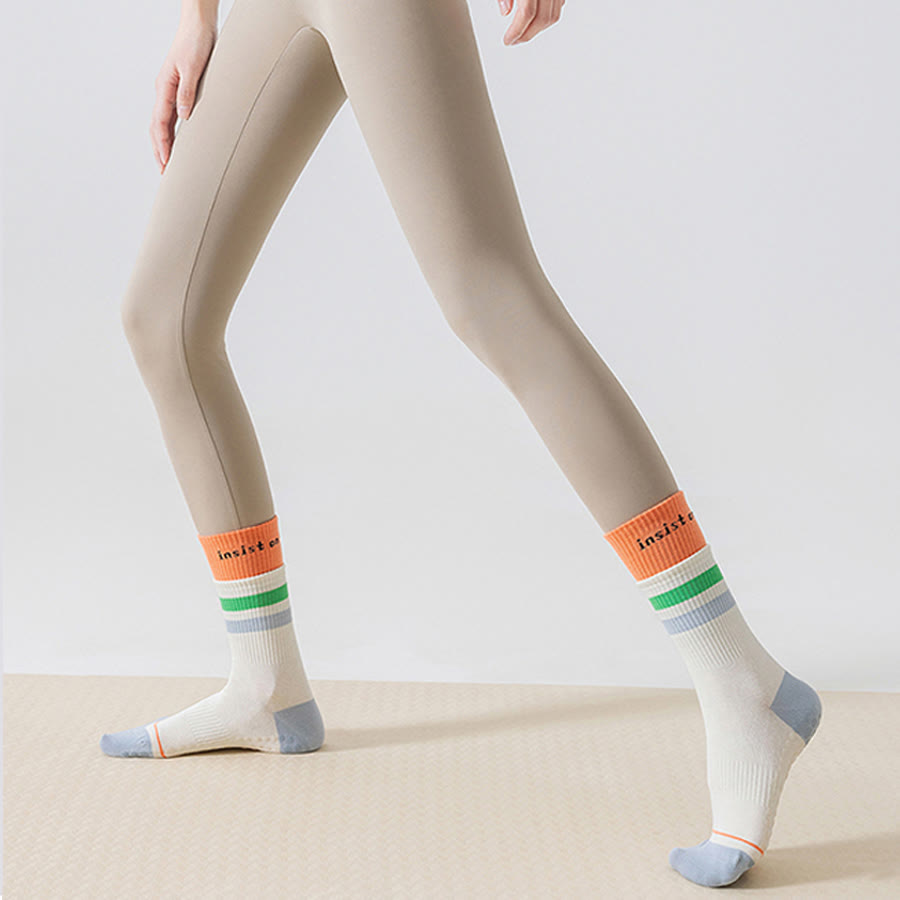 Chaussettes de yoga Olivenorma mi-mollet en coton, confortables et antidérapantes, color-block, couvrantes et confortables pour femmes - image 6