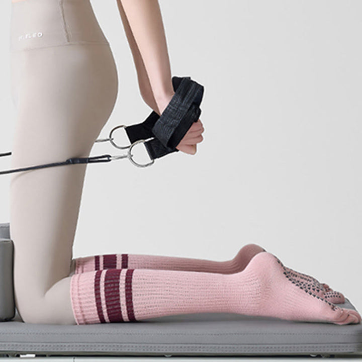 Chaussettes de yoga Olivenorma à cinq orteils en coton antidérapant et à coupe ajustée pour femmes, idéales pour le Pilates et la barre. - image 7