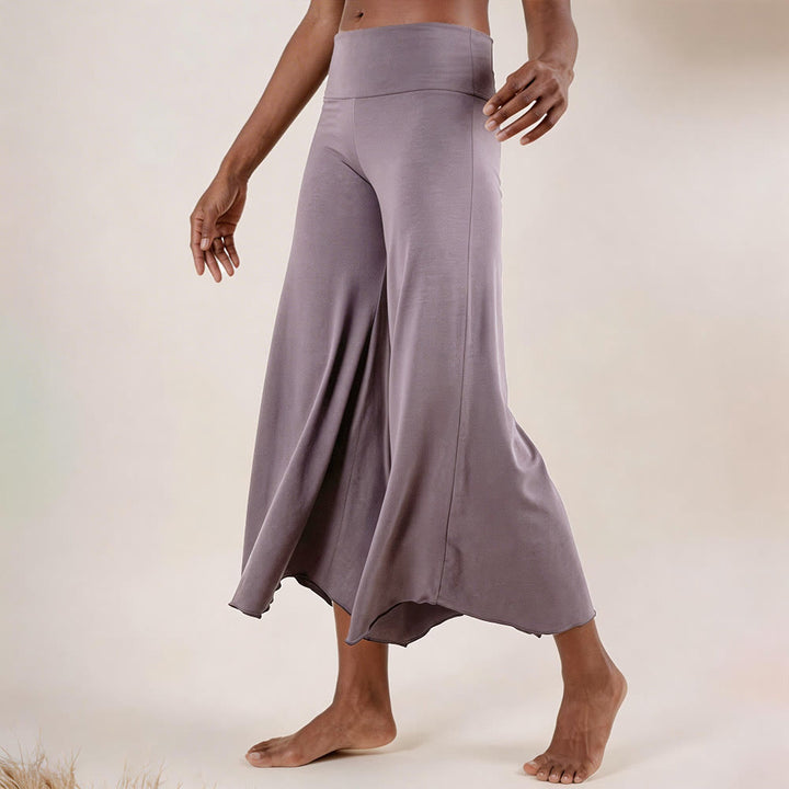 Pantalon de yoga court taille haute Olivenorma, couleur unie et extensible, idéal pour le sport et la détente. Coupe évasée. - image 1