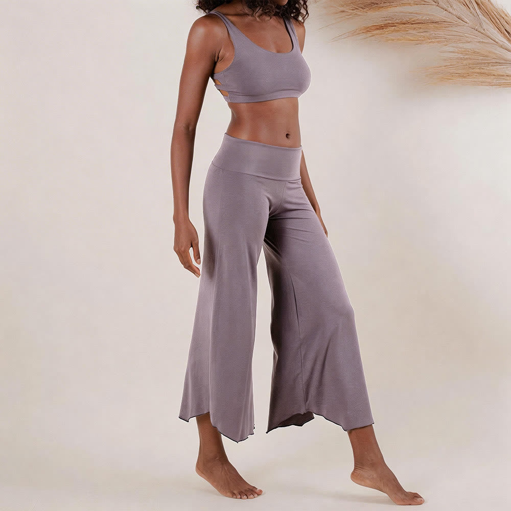 Pantalon de yoga court taille haute Olivenorma, couleur unie et extensible, idéal pour le sport et la détente. Coupe évasée. - image 3
