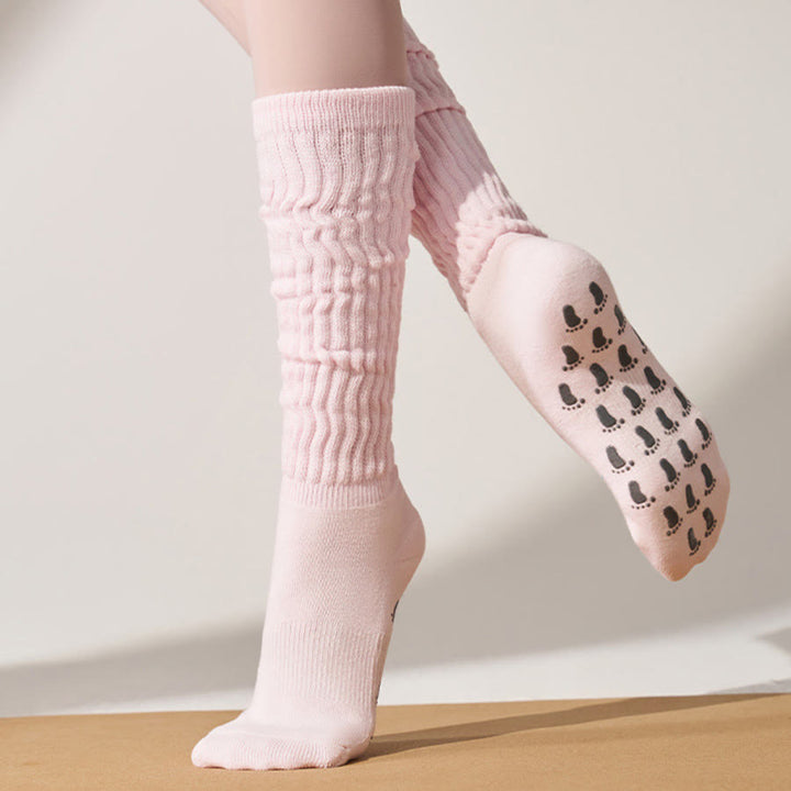 Chaussettes de yoga Olivenorma pour femmes, en silicone, antidérapantes, offrant une posture stable, un amorti optimal et une excellente respirabilité. Elles sont entièrement en silicone, respirantes et élastiques. Idéales pour l'entraînement et le sport.  - image 3