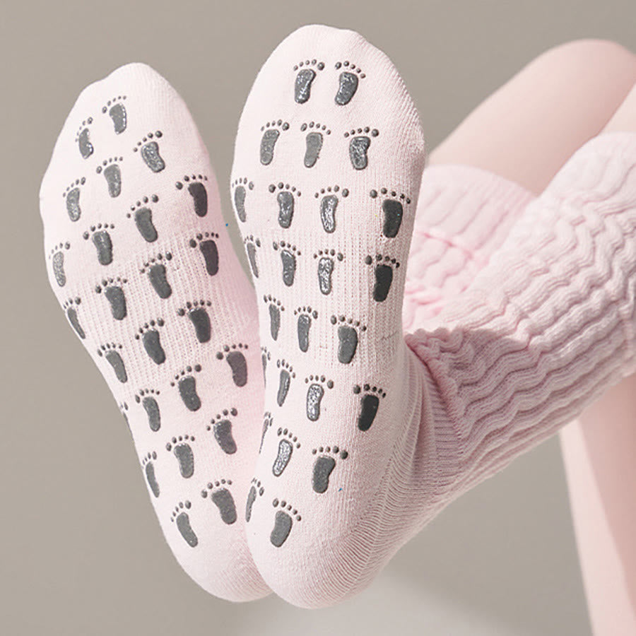 Chaussettes de yoga Olivenorma pour femmes, en silicone, antidérapantes, offrant une posture stable, un amorti optimal et une excellente respirabilité. Elles sont entièrement en silicone, respirantes et élastiques. Idéales pour l'entraînement et le sport.  - image 7