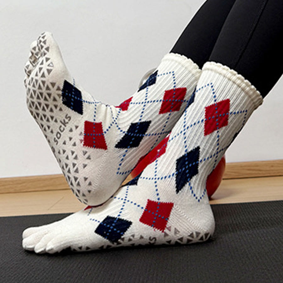 Chaussettes de yoga Olivenorma pour femmes, haute élasticité, tige mi-haute, antidérapantes, à picots en silicone, pour un confort optimal toute la journée, idéales pour la salle de sport en intérieur. - image 7