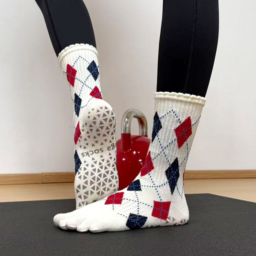 Chaussettes de yoga Olivenorma pour femmes, haute élasticité, tige mi-haute, antidérapantes, à picots en silicone, pour un confort optimal toute la journée, idéales pour la salle de sport en intérieur. - Carreaux blancs - 10 paires - image 6