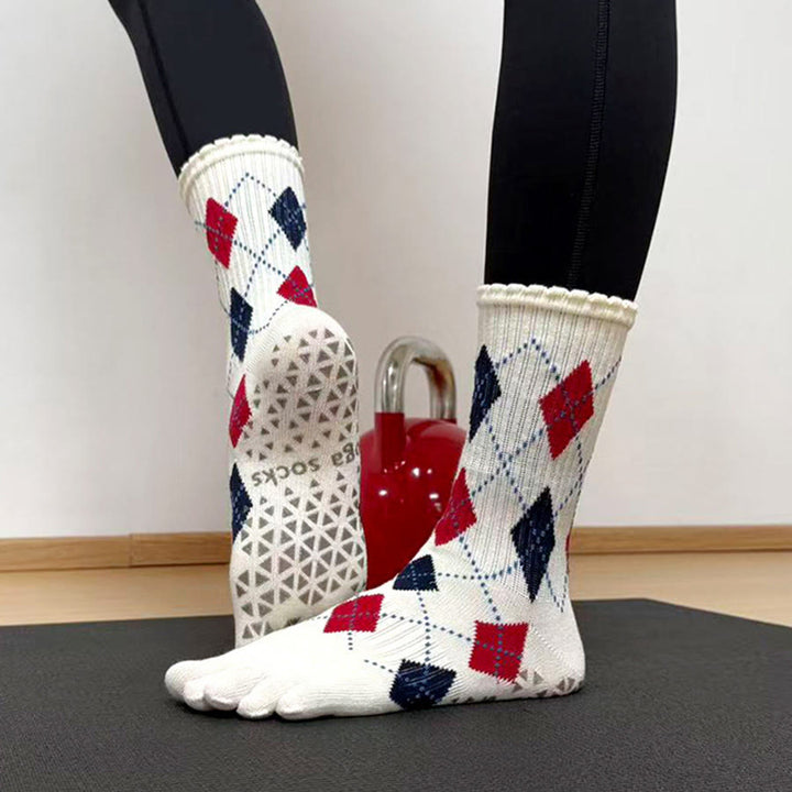 Chaussettes de yoga Olivenorma pour femmes, haute élasticité, tige mi-haute, antidérapantes, à picots en silicone, pour un confort optimal toute la journée, idéales pour la salle de sport en intérieur. - Carreaux blancs - 10 paires - image 6
