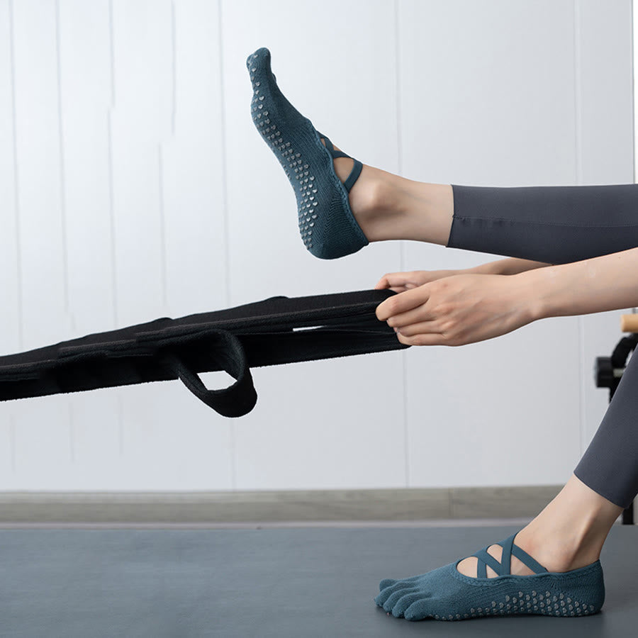 Chaussettes de yoga pour femmes Olivenorma à cinq orteils avec embouts en silicone antidérapants et amortissants, pour toutes les activités intérieures. - image 3