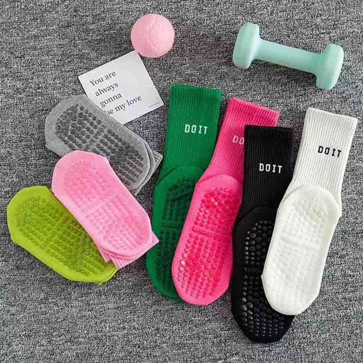 Chaussettes de yoga Olivenorma mi-hautes en maille élastique, couvrantes et antidérapantes, avec soutien de l'équilibre en silicone, pour femmes, idéales pour le sport et les activités variées. - image 7
