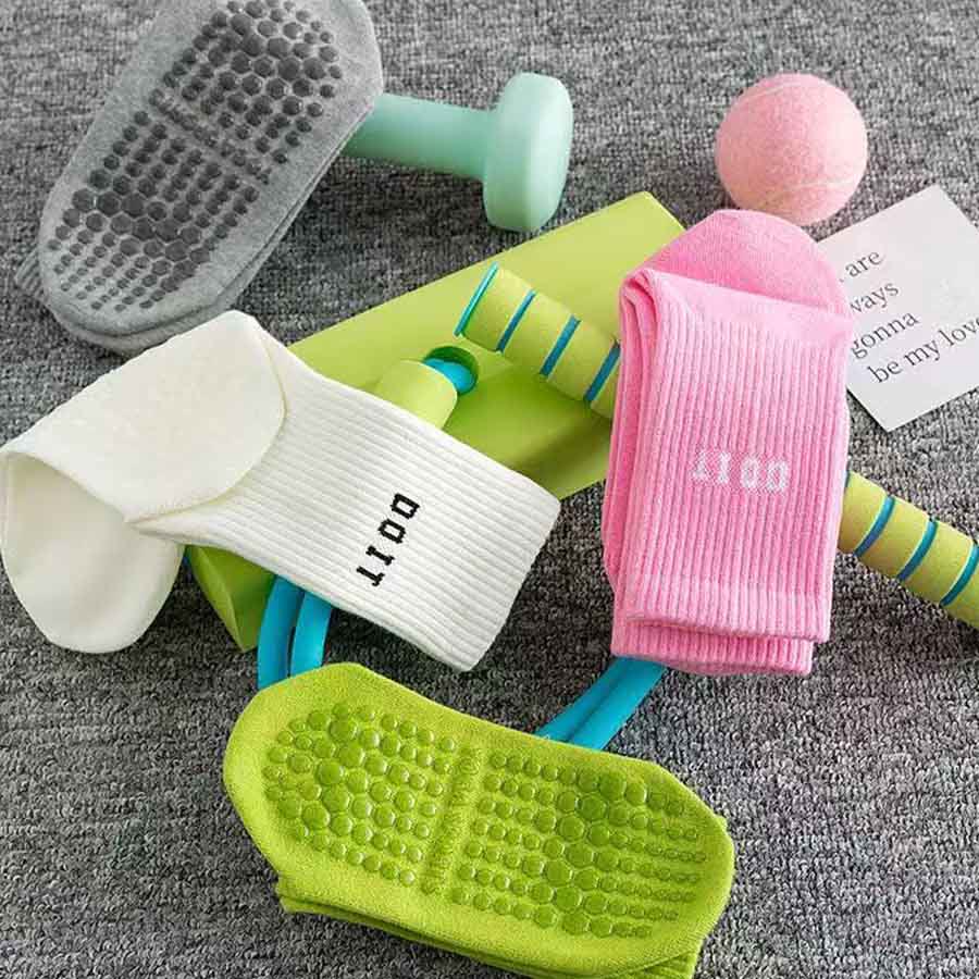 Chaussettes de yoga Olivenorma mi-hautes en maille élastique, couvrantes et antidérapantes, avec soutien de l'équilibre en silicone, pour femmes, idéales pour le sport et les activités variées. - image 8