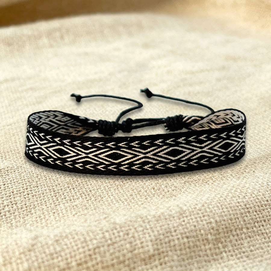 Bracelet d'amitié tressé ajustable Olivenorma à motif tribal multicolore - Tribal noir et blanc - image 17
