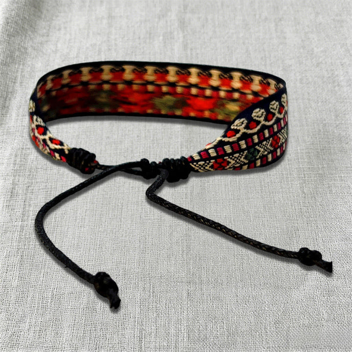 Bracelet ethnique tressé à la main Olivenorma à motif tribal orné - image 2