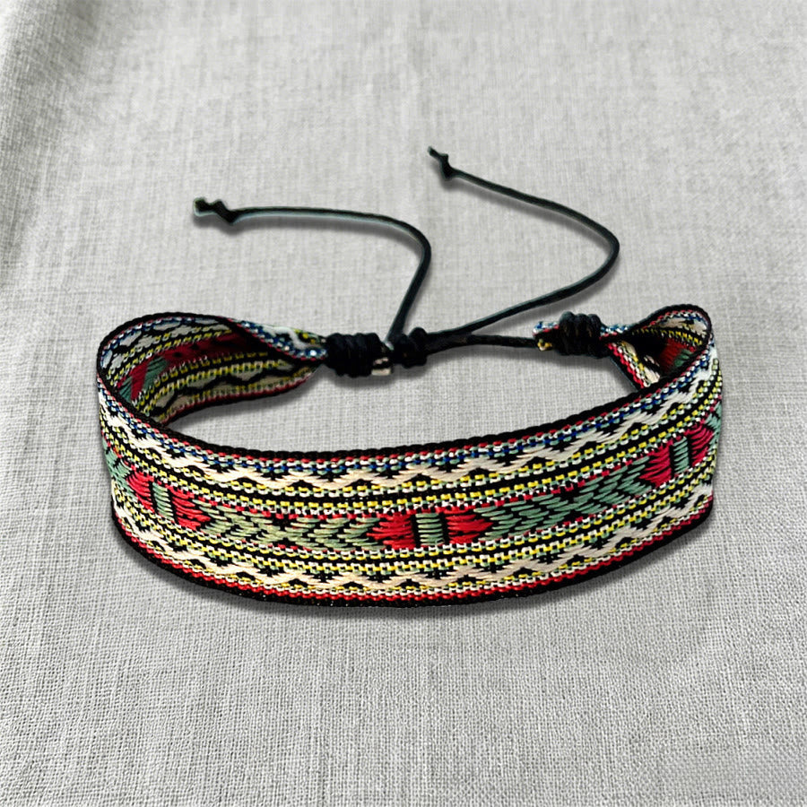 Bracelet ethnique tressé à la main Olivenorma à motif tribal orné - image 4