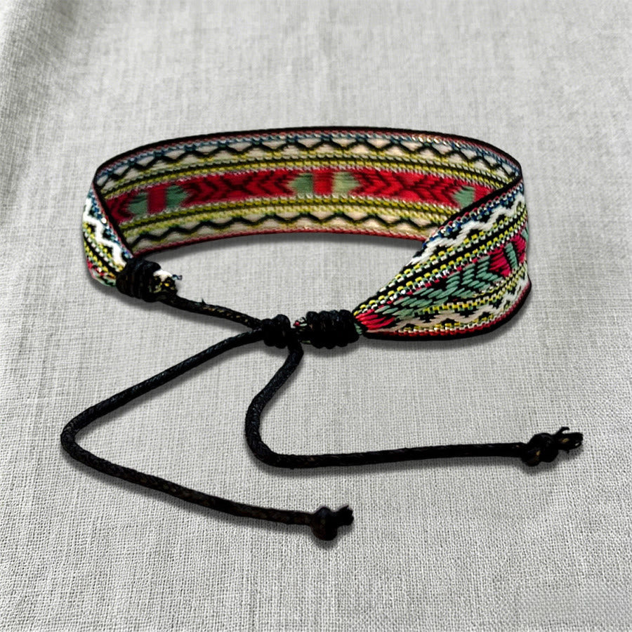 Bracelet ethnique tressé à la main Olivenorma à motif tribal orné - image 5